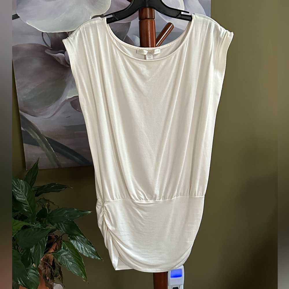 Neutral Women’s Cap-Sleeve Ruched Hem Top
